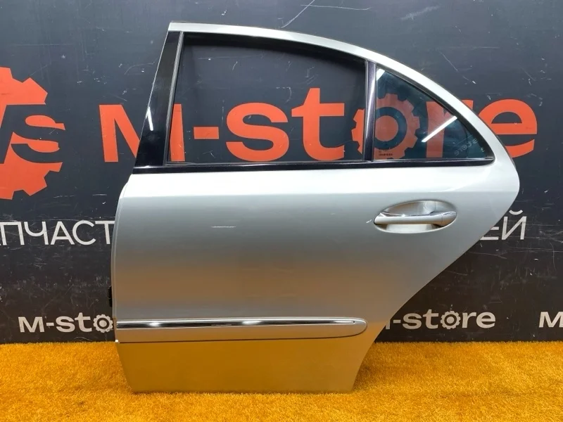 Дверь Mercedes-Benz -class 2005 W211