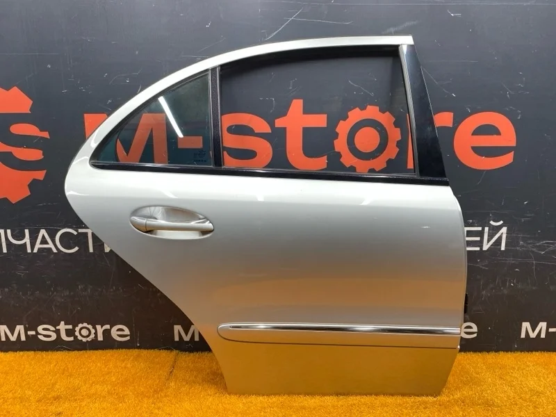 Дверь Mercedes-Benz -class 2005 W211