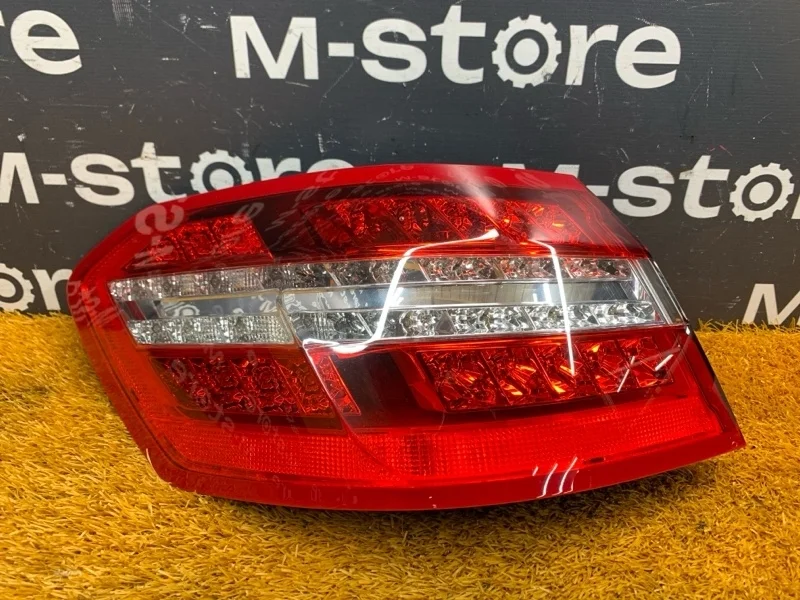 Фонарь задний Mercedes-Benz -class 2010 W212