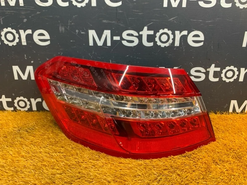 Фонарь задний Mercedes-Benz -class 2012 W212