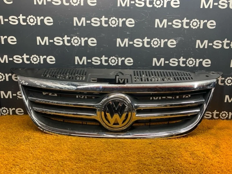 Решетка радиатора Volkswagen Tiguan 2009 5N
