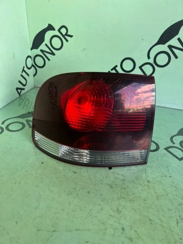 Фонарь Volkswagen Touareg 2008 7L рест.