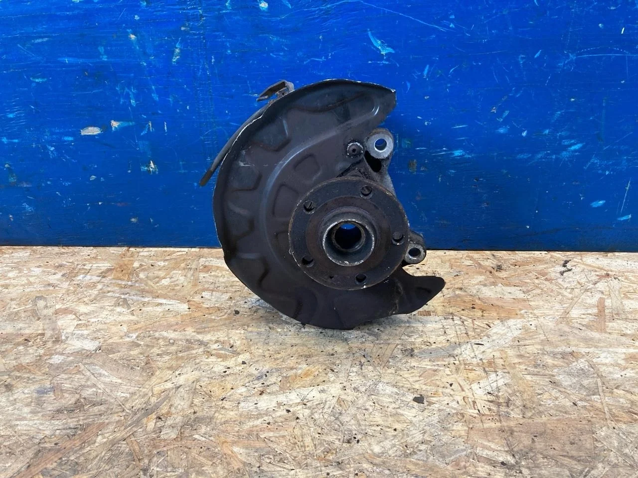 Поворотный кулак Volkswagen Passat B8 2016 5Q0407258C СЕДАН 1.6 DCX, передний правый