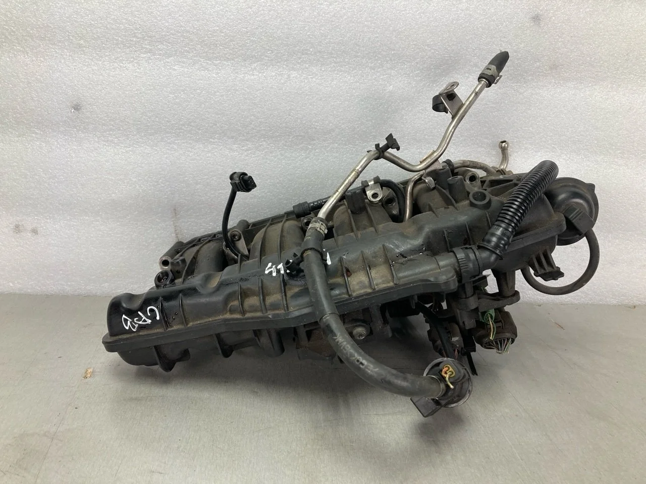 Коллектор впускной Audi A4 B8 2007-2015 06H198211A 1.8 CAB