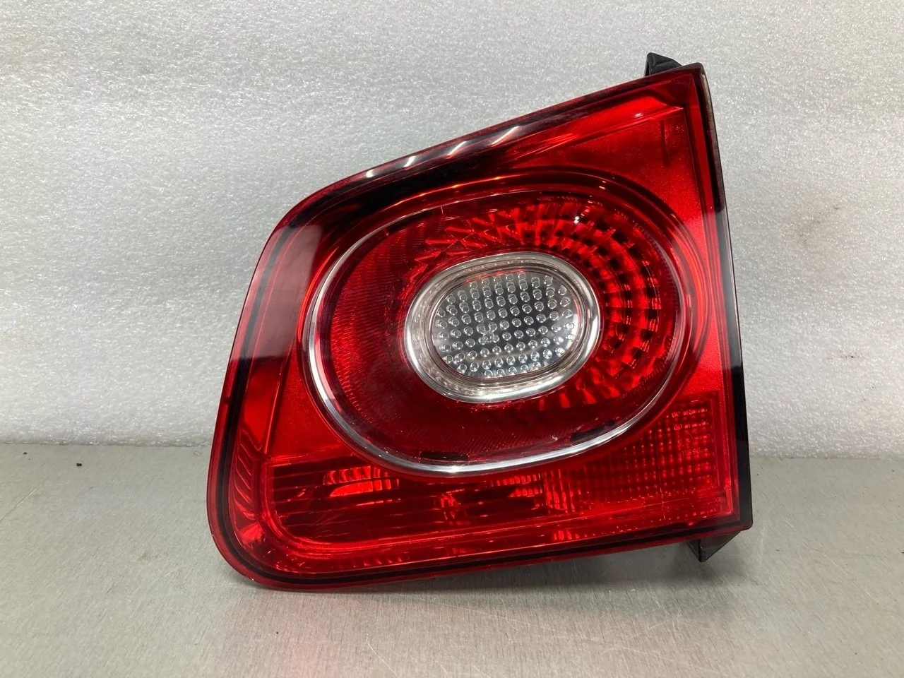 Фонарь Volkswagen Tiguan Nf 2006-2011 5N0945094C, задний правый