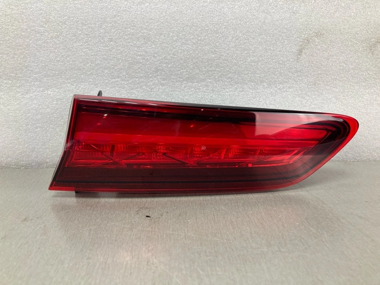 Фонарь Skoda Karoq 2018 57A945308 1.0 CHZ, задний правый