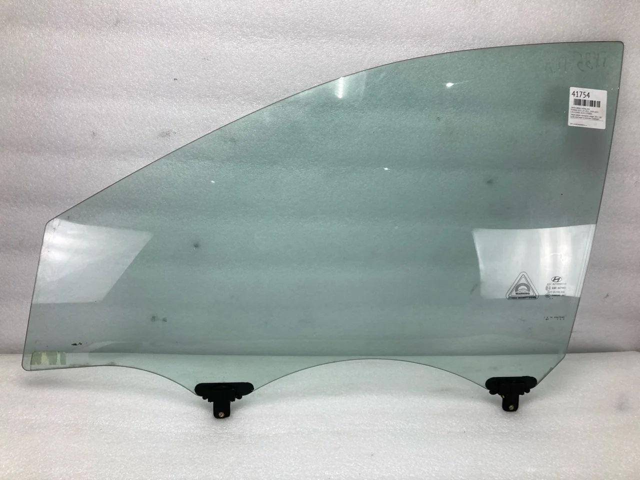 Стекло двери Hyundai Ix35 Lm 2011. 2009-2015 824112S000, переднее левое