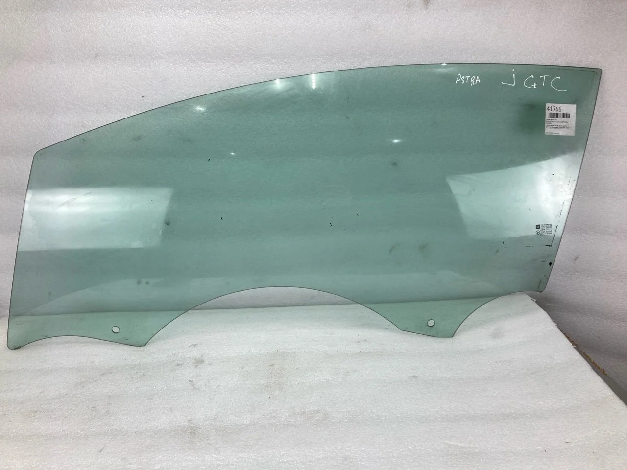 Стекло двери Opel Astra J Gtc 2011. 2009-2016 13265811, левое