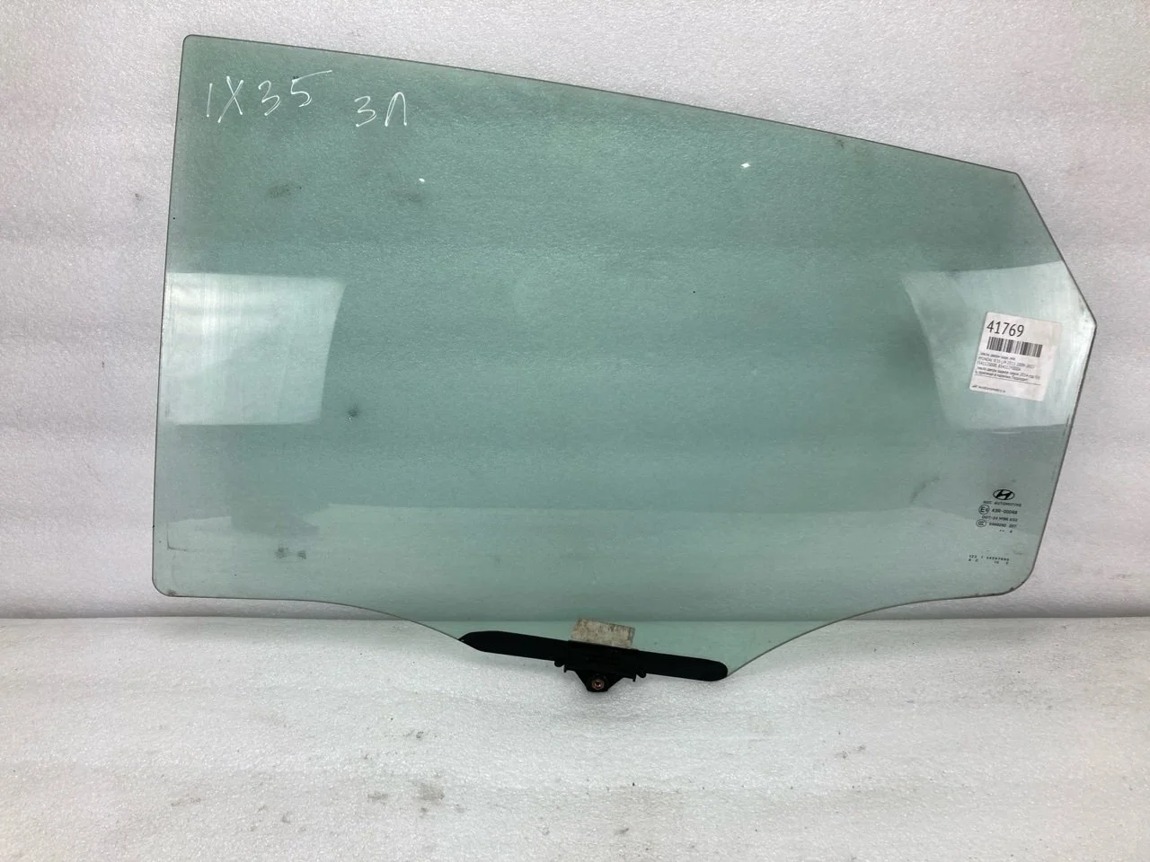 Стекло двери Hyundai Ix35 Lm 2011. 2009-2015 834112S000, заднее левое