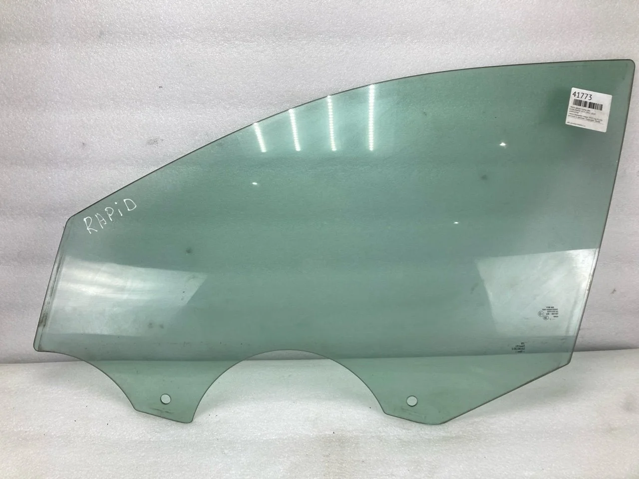 Стекло двери Skoda Rapid 2015. 2012-2020 5JA845201E, переднее левое