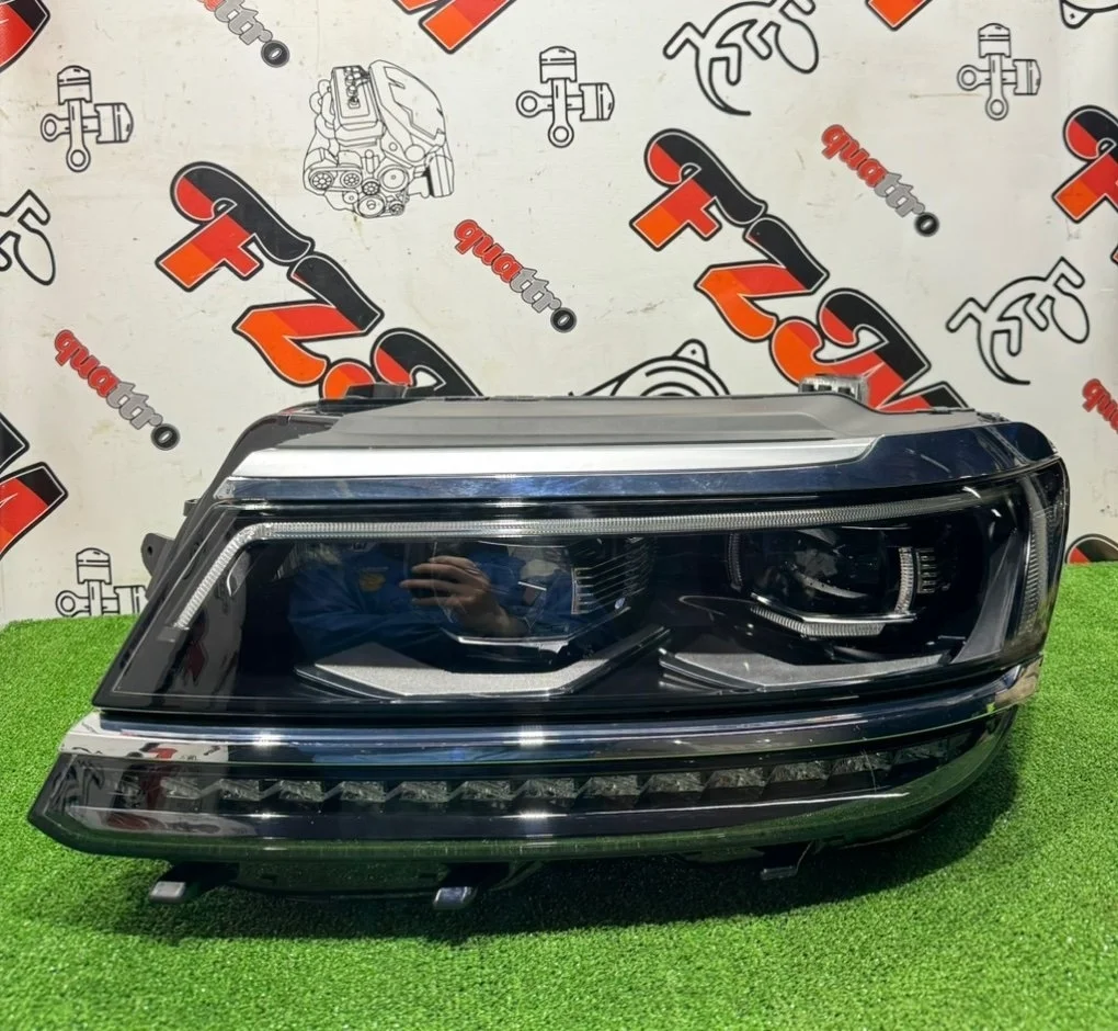 Фара Volkswagen Tiguan 5NB941113E 5N, передняя левая