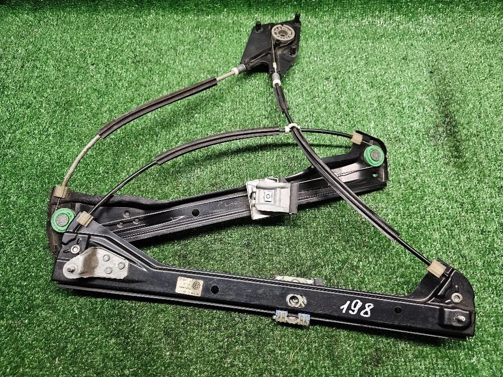 Стеклоподъемник электр. передний правый Volkswagen