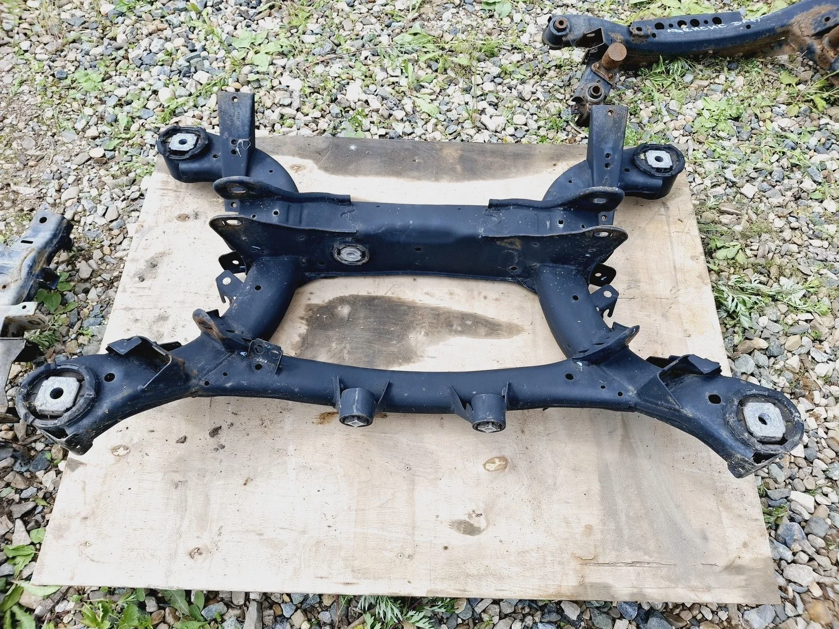 балка BMW X5 (F15) 2013-2018