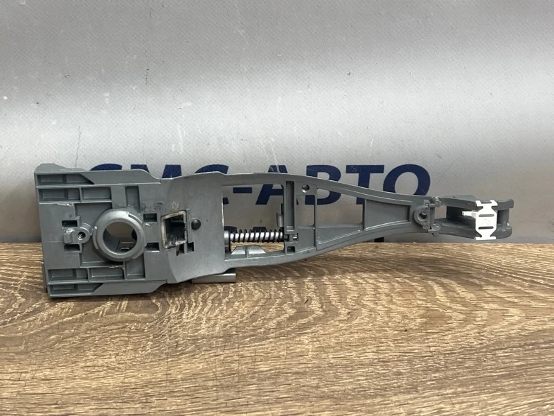 Кронштейн ручки двери Volvo Xc90 31253175 ХС90 3.2 B6324S5, передний левый