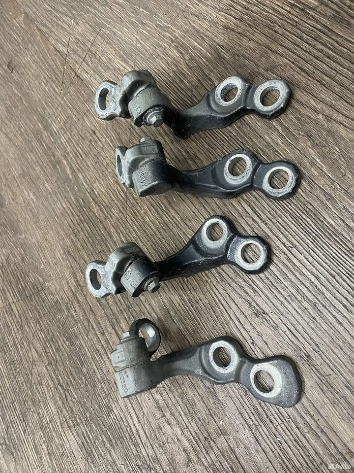 Петля передней правой двери ford focus 2