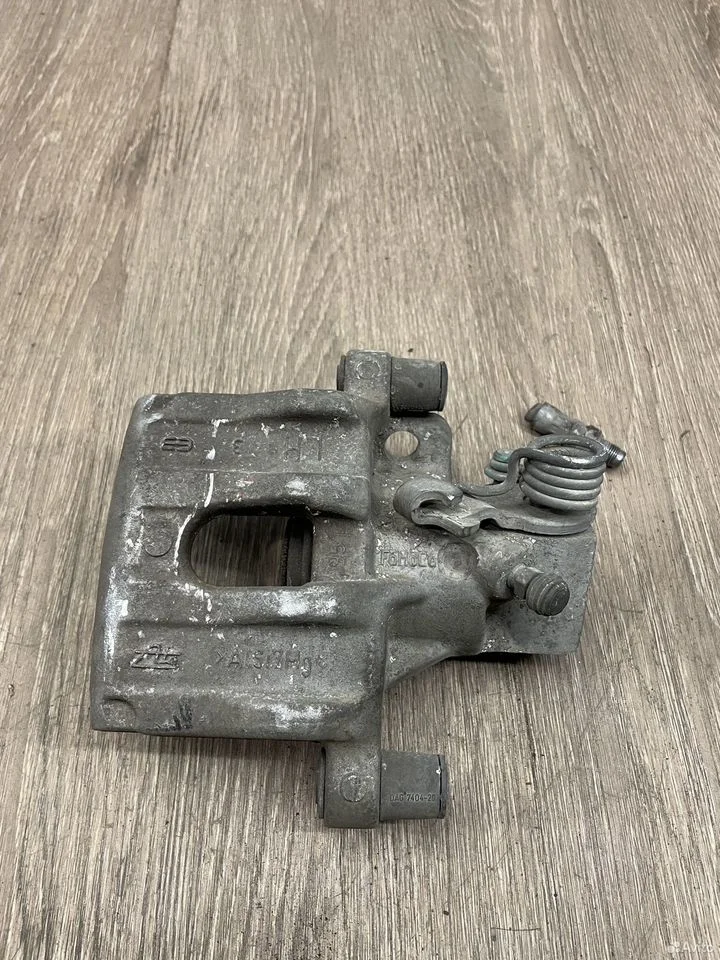 Тормозной суппорт задний левый ford focus 3 kuga 2