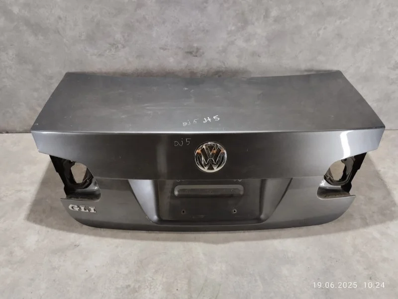Крышка багажника Volkswagen Jetta 1K2 BLF 2006