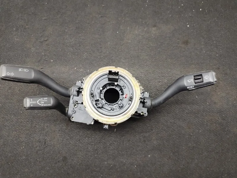 Переключатель подрулевой Audi A4 B6 2004