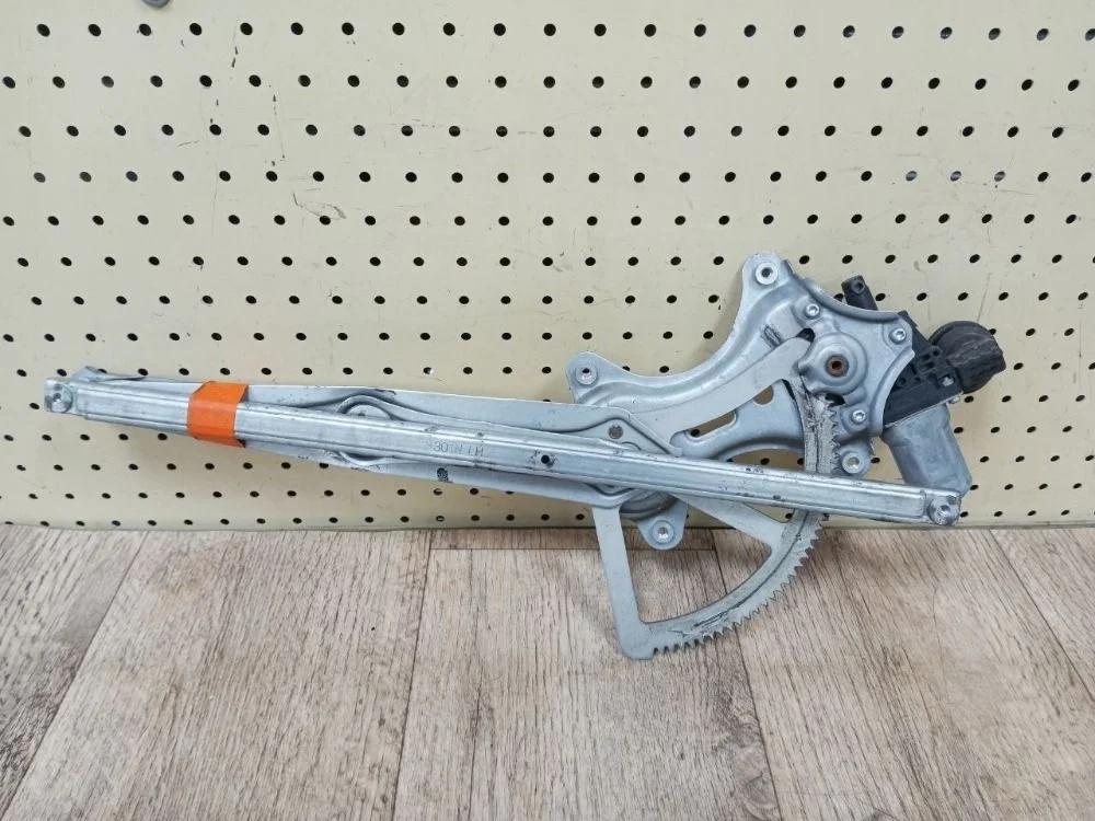 Стеклоподъемник  передний левый Lexus RX 330/350 RX II (2003—2006) V30, MCU35