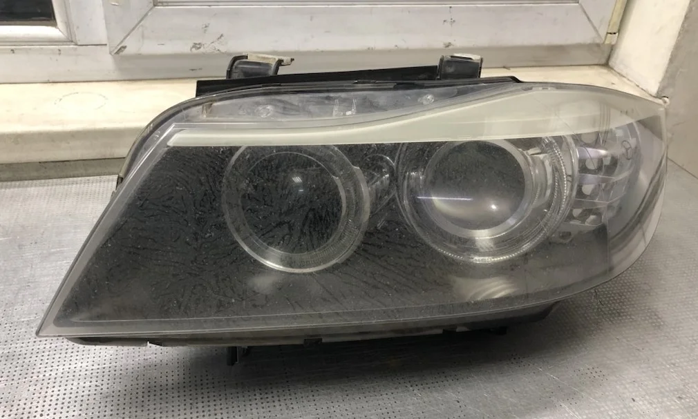 [Б/У] Фара левая BMW 3-Серия E90/E91 2008-2012 - под полировку / ксенон / рестайл [Незначительные дефекты] [Код: 00300225 ]