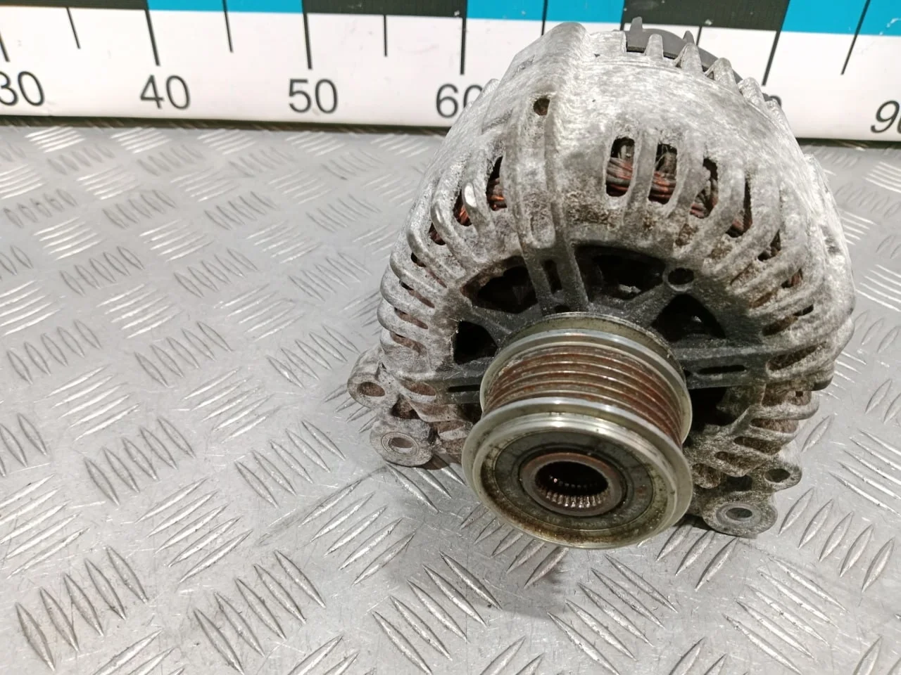 [Б/У] Генератор 12V / 140A - (Состояние: шумят подшипники) [ХОРОШЕЕ] [Код: 00624932 ]
