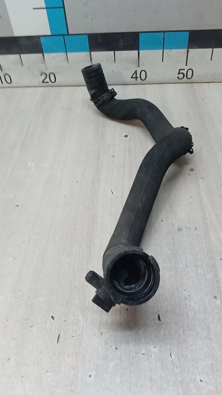 [Б/У] Патрубок радиатора нижний Audi A4 [Код: 00298422 ]
