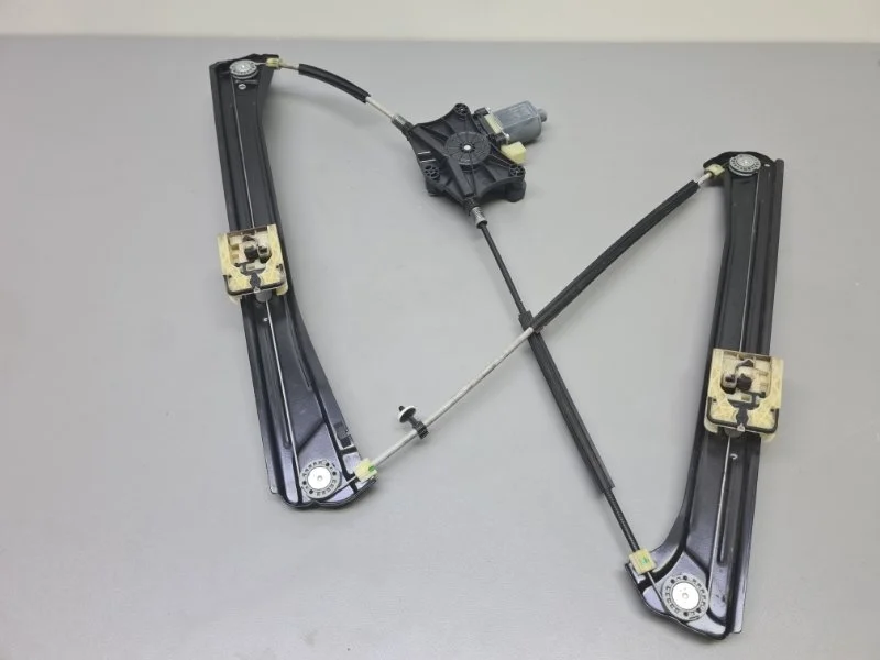 Стеклоподъемник Volkswagen Tiguan 2016