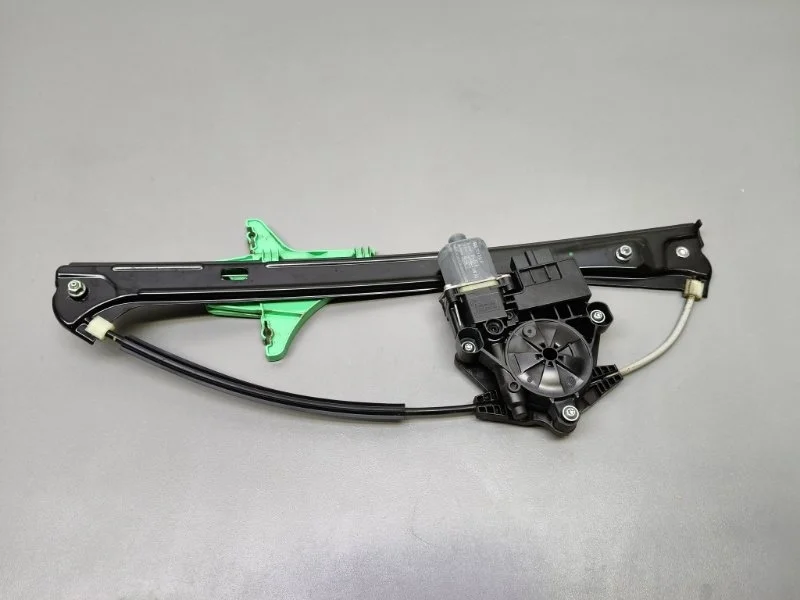 Стеклоподъемник Volkswagen Tiguan 2016