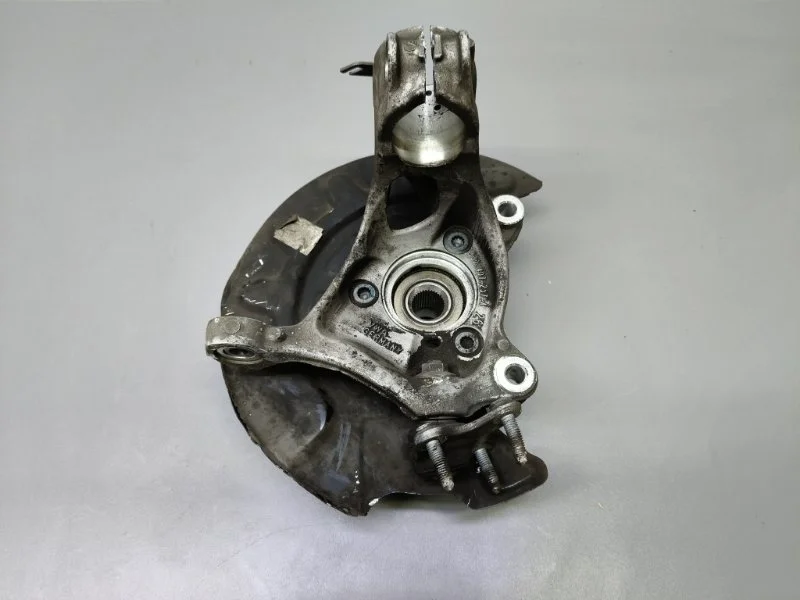 Кулак поворотный Volkswagen Tiguan 2016