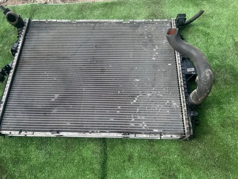 Радиатор охлаждения двигателя Audi Q7 2008 4LB