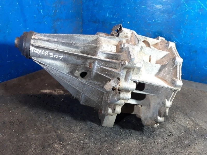 Раздатка Nissan Navara D40 2005-2014 33100EA310 2.5 YD25