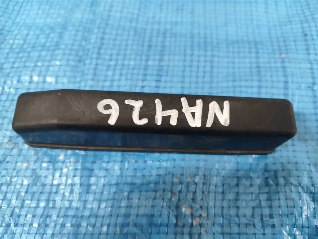 Б.у. крышка блока предохранителей MITSUBISHI GRANDIS NA4W MITSUBISHI GRANDIS NA4W