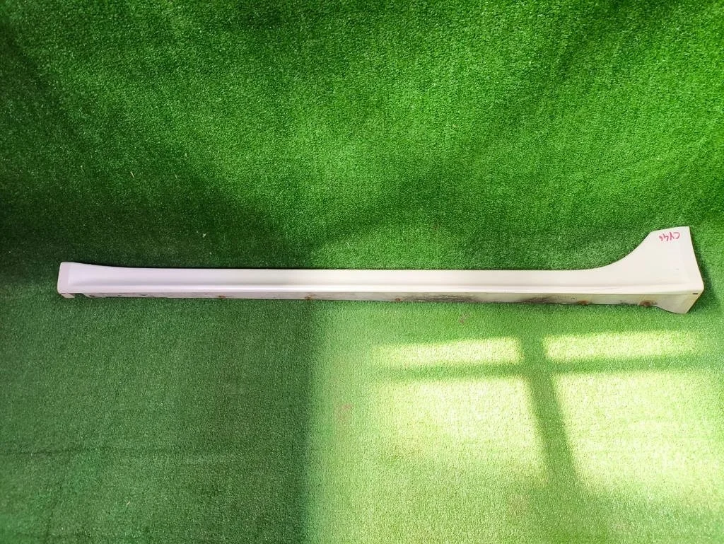 Б.у. порог пластиковый MITSUBISHI LANCER CY4A MITSUBISHI LANCER CY4A