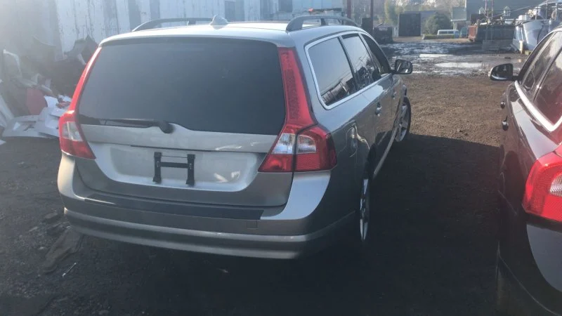 Продажа Volvo V70 2.5 (200Hp) (B5254T6) FWD MT по запчастям