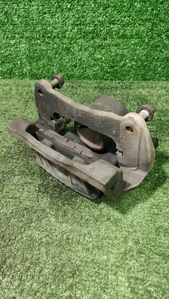 Суппорт Toyota Highlander 2006 4773048140 MHU28 3MZFE, передний правый