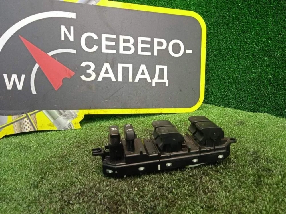 Блок управления стеклоподъемниками Toyota Land Cruiser Prado 2012 150