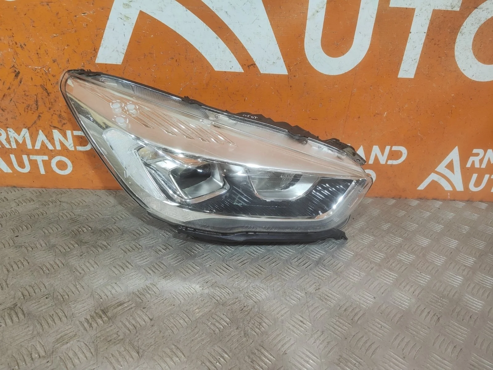 Фара Ford Kuga 2016-2019 CBS