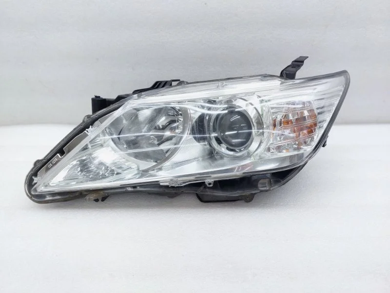 Фара Toyota Camry 2013 ASV50