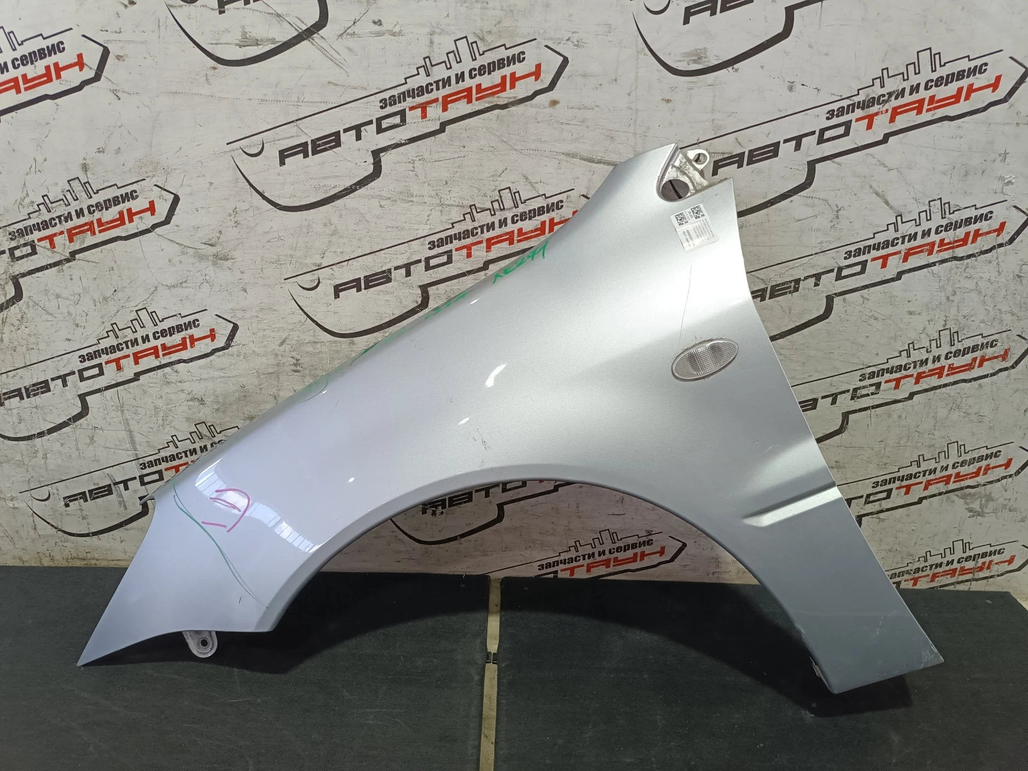 КРЫЛО MITSUBISHI LANCER CS1A CS2A CS2W CS3A CS3W CS5A CS5W CS6A CS6W CS7A CS7W CS9W 5220A733 MN150623 ПЕРЕДНЕЕ ЛЕВОЕ серебро, A31 XE271