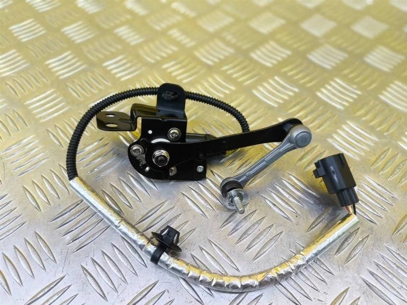Датчик положения подвески Toyota Land Cruiser 200 (2008-2021) 2014