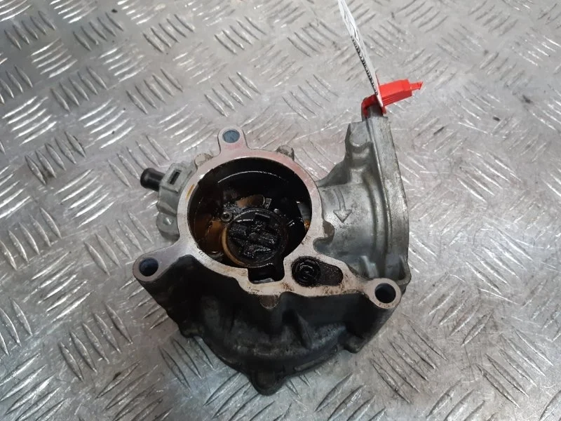 Вакуумный насос Volkswagen Passat B6