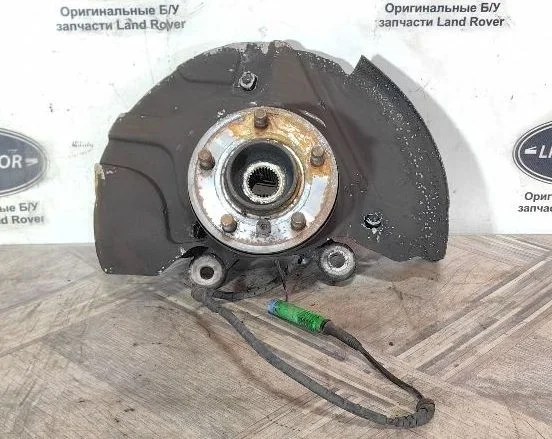 Кулак передний левый Range Rover 3 L322 09-12