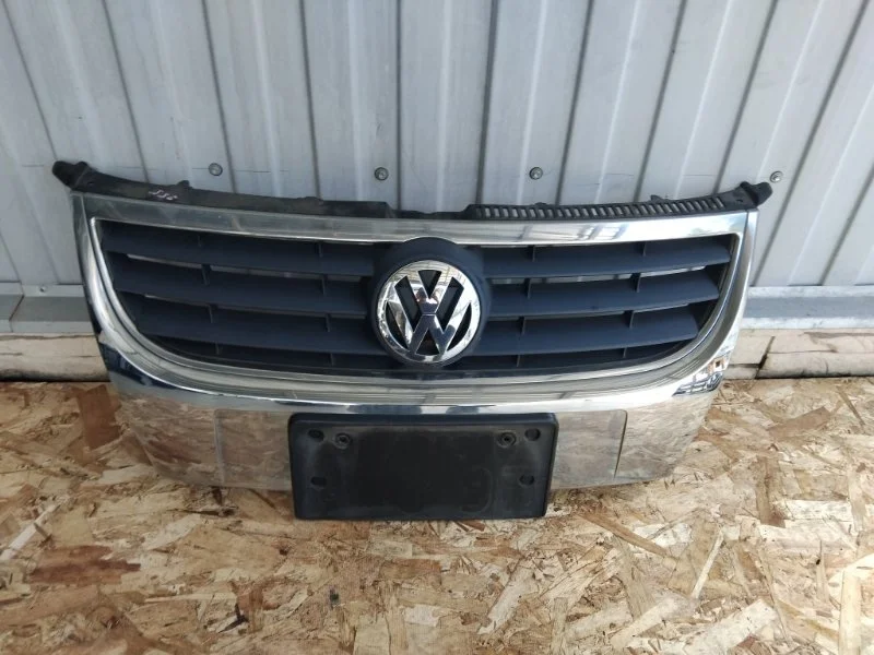 Решетка радиатора Volkswagen Touran 2006-2010