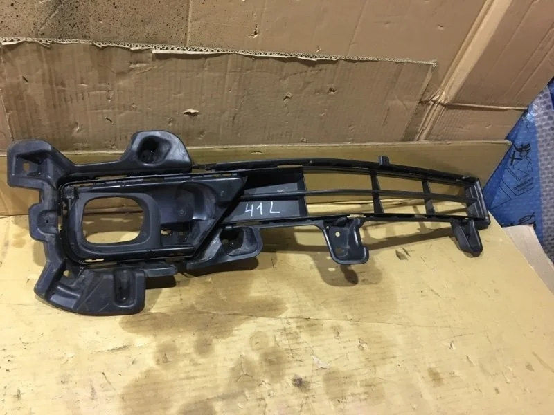 Решетка в бампер левая Toyota Land Cruiser 2017 5310460020 URJ202 1VD-FTV 4.5