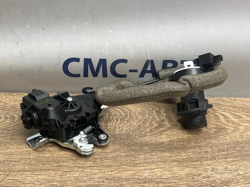 Замок багажника Mercedes-Benz E-Class A2047500185 C207 274.920