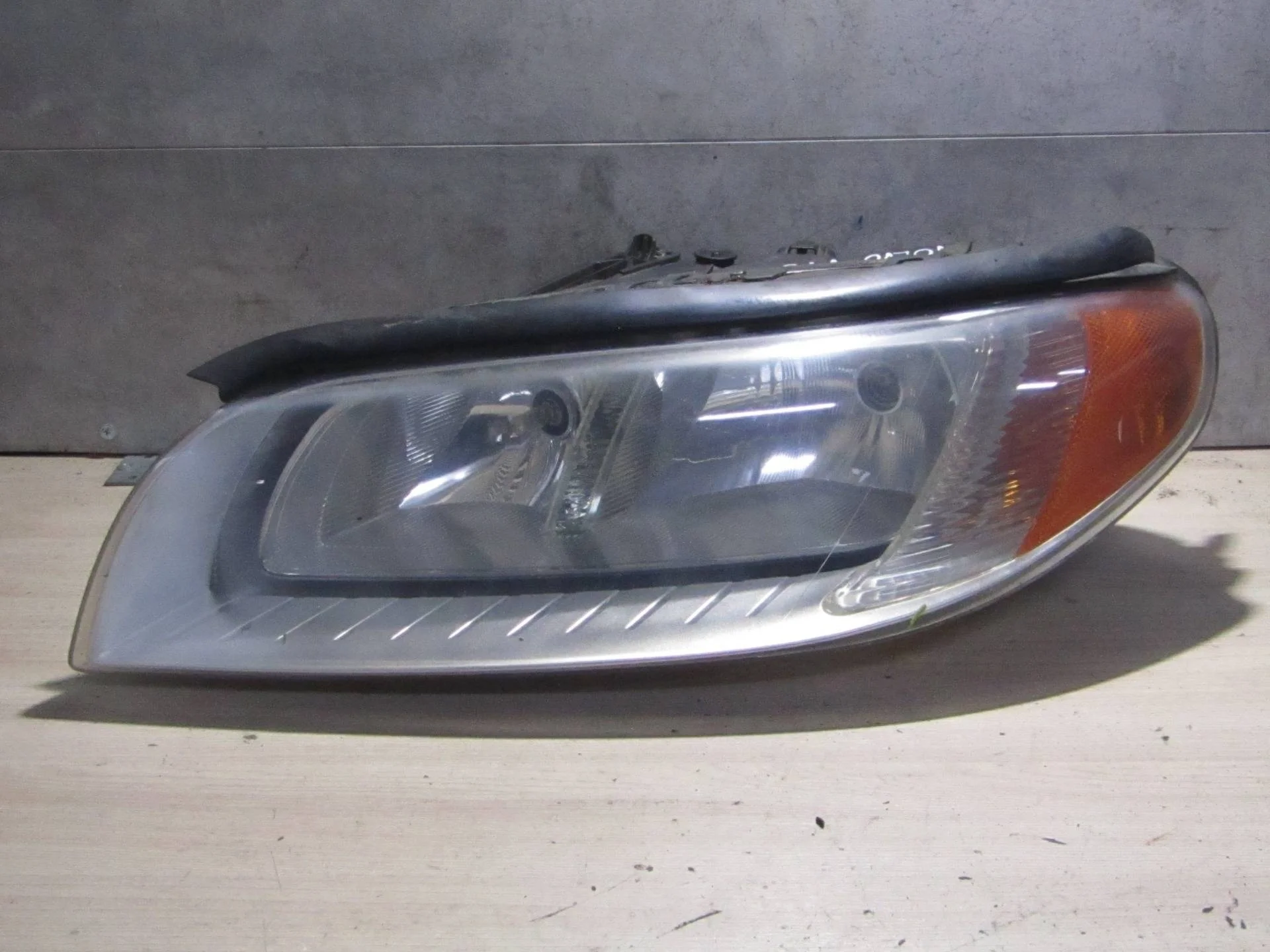 фара левая Volvo S80 2
