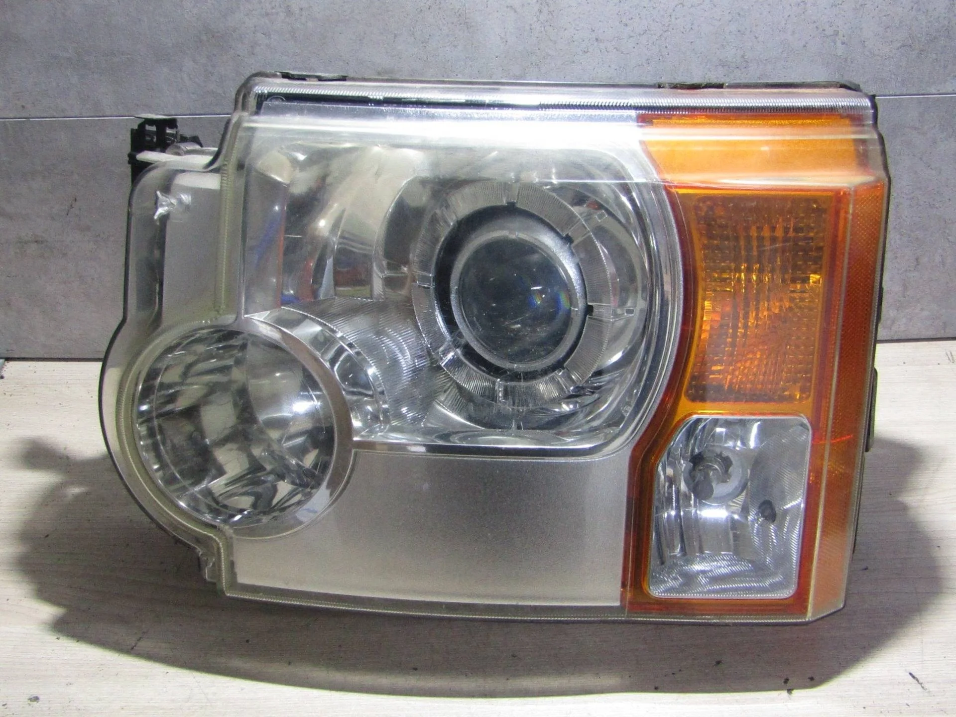 фара левая Land Rover Discovery 3