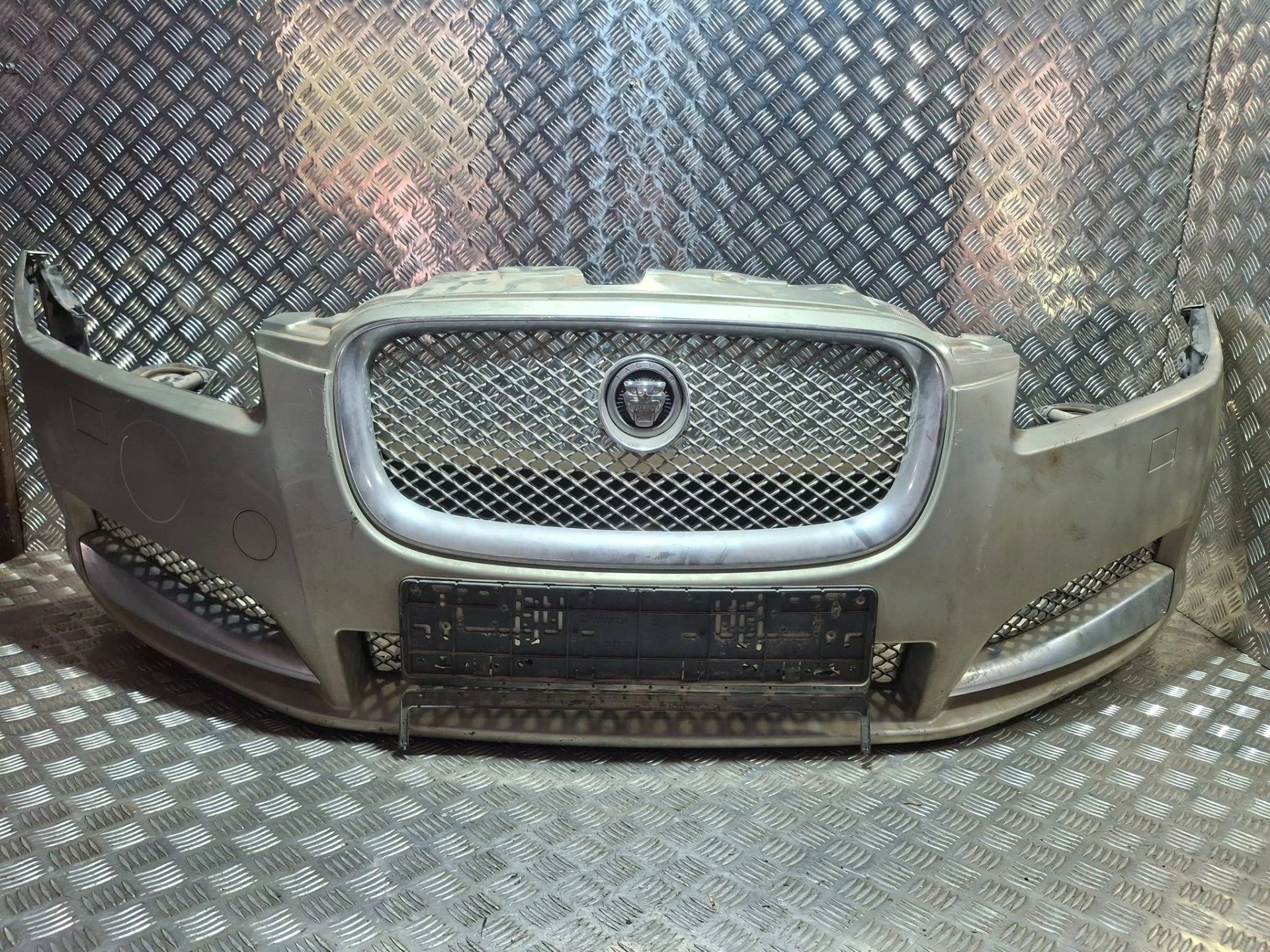 бампер передний Jaguar XF X250 250