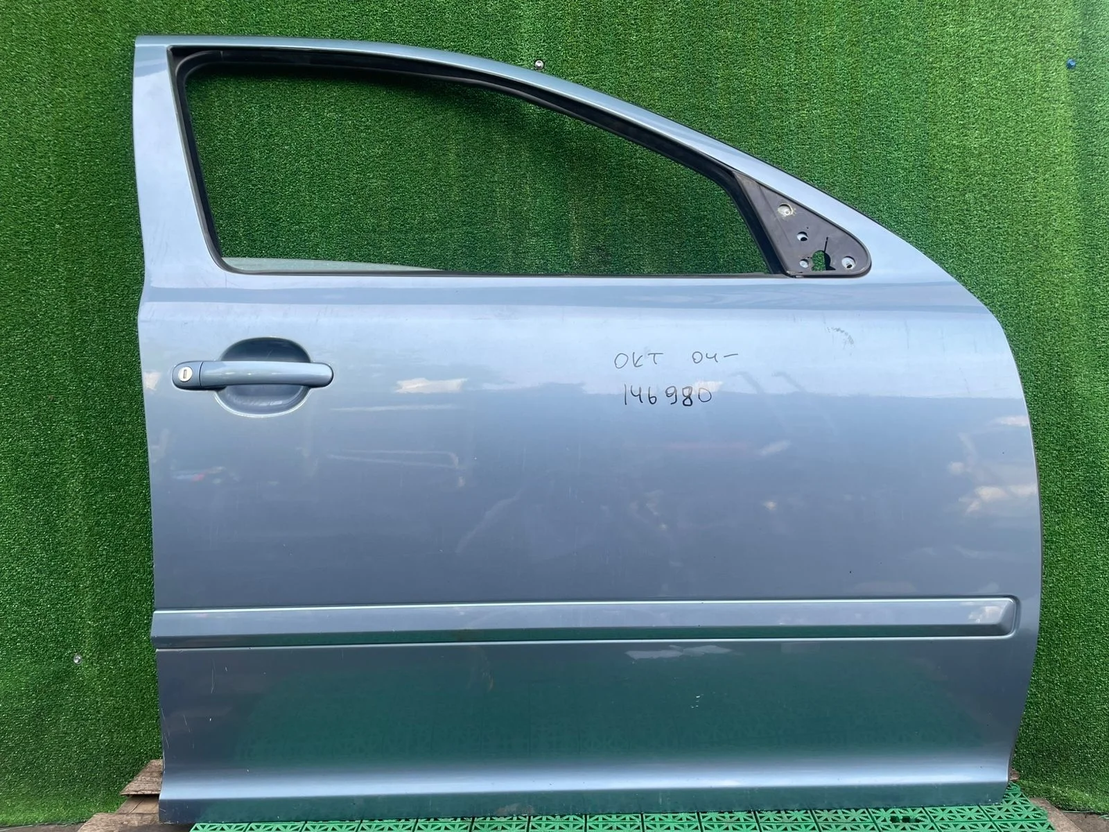 Дверь SKODA OCTAVIA 1Z 2004- передняя правая голубая б/у OCTAVIA 1Z(2004-2012)