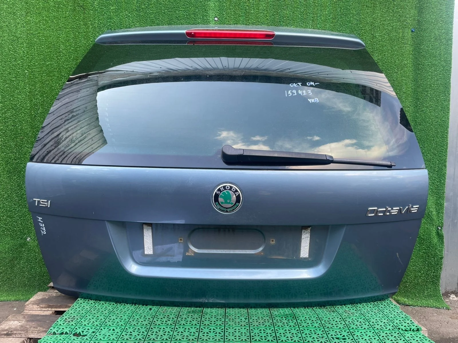 Крышка багажника SKODA OCTAVIA 1Z 2004- универсал голубая б/у OCTAVIA 1Z(2004-2012)